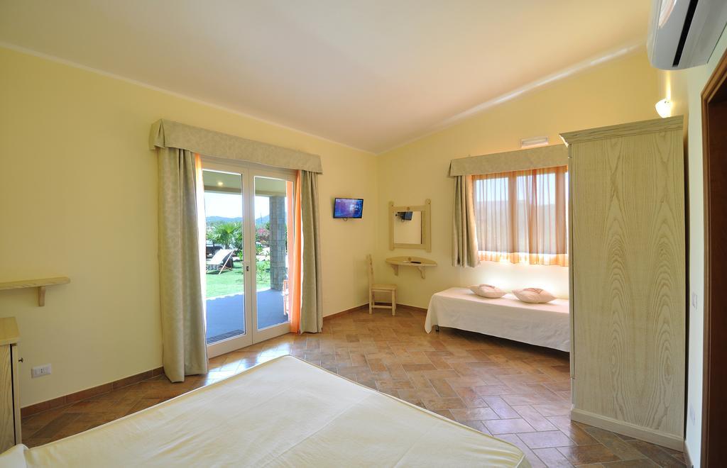 Affittacamere B&B La Villa Dei Graniti Villasimius Exterior photo